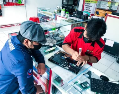 Service Laptop Karang Satria