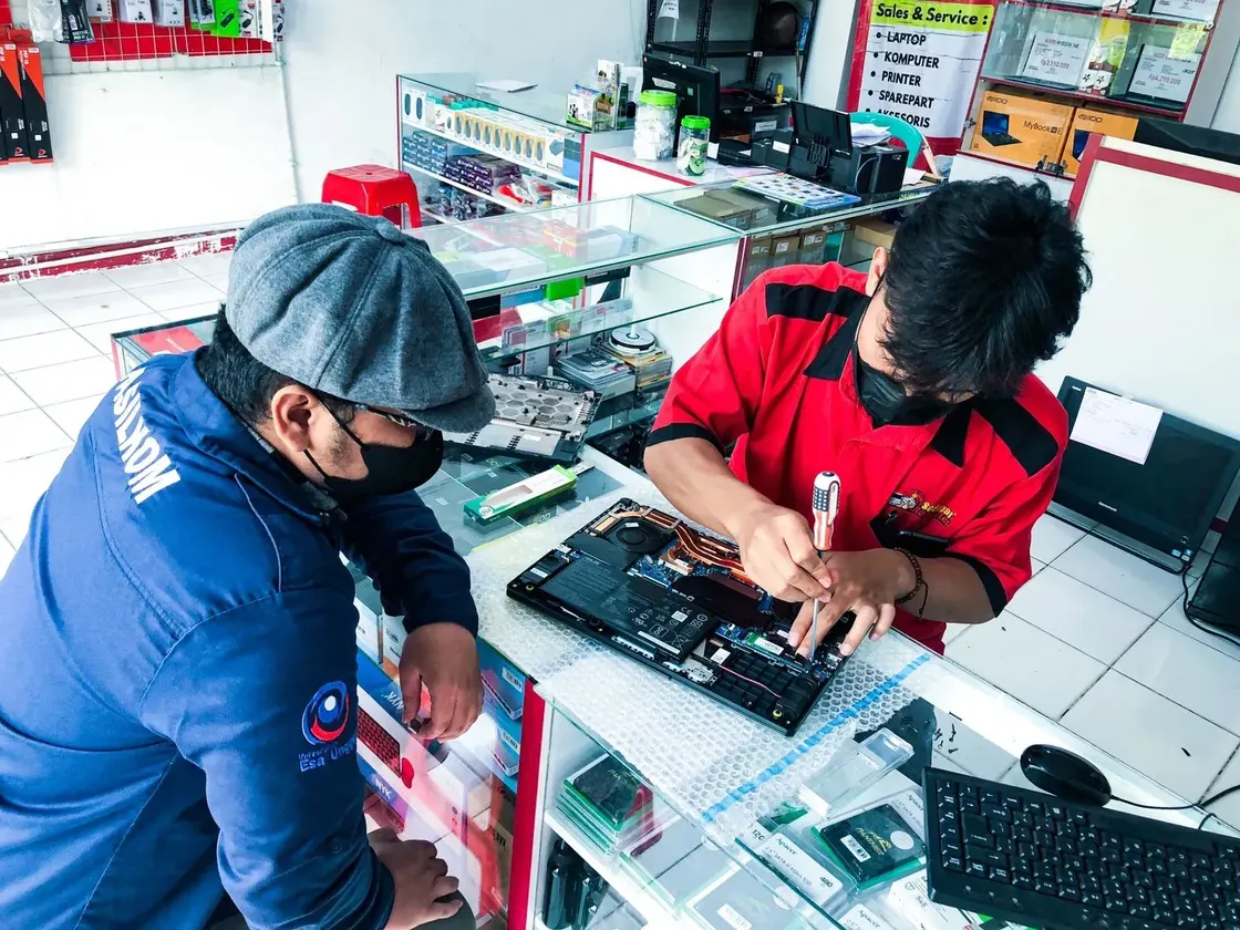 service laptop metland menteng
