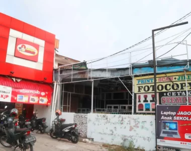 toko laptop kayu manis