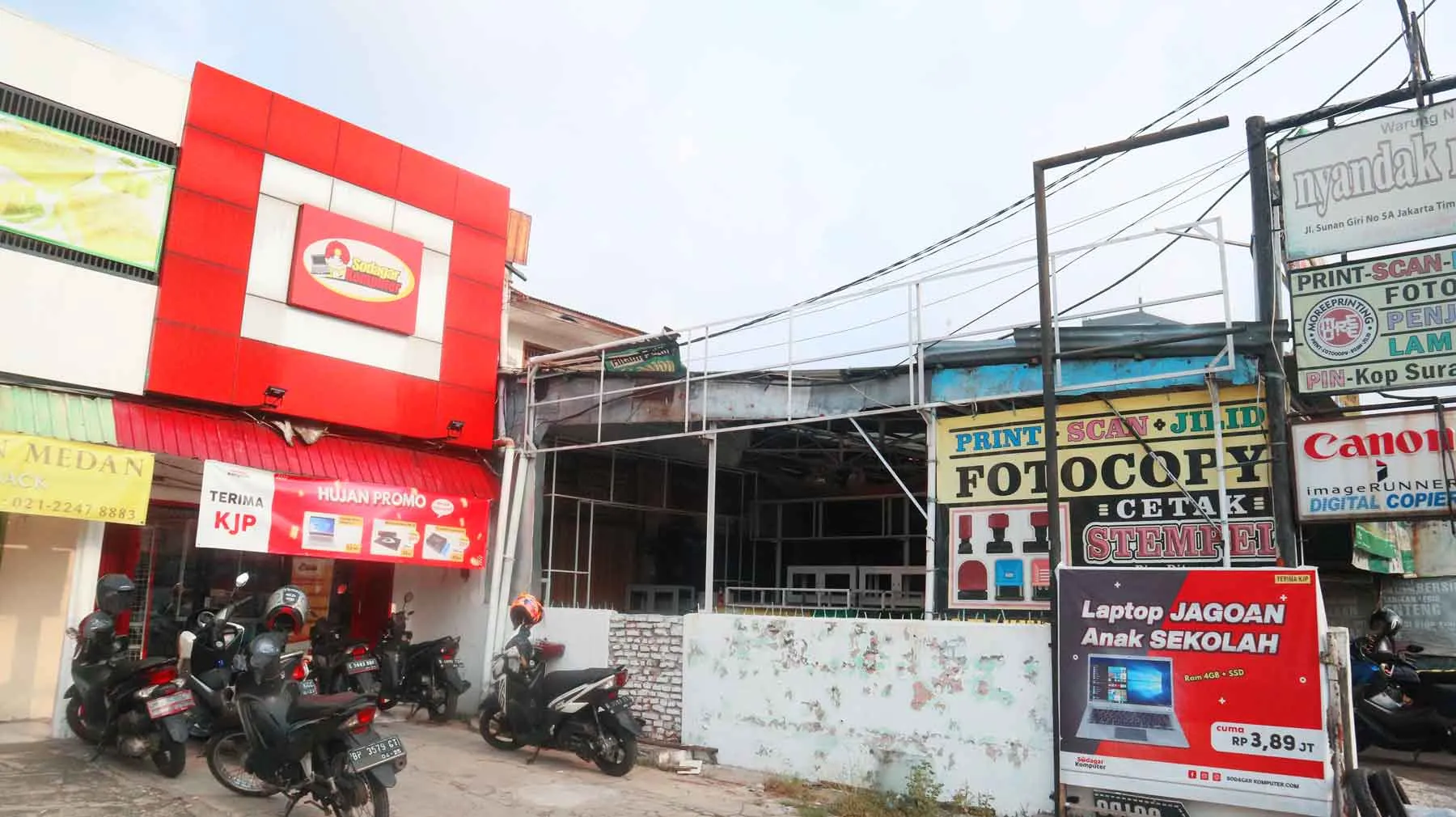 toko laptop kayu manis