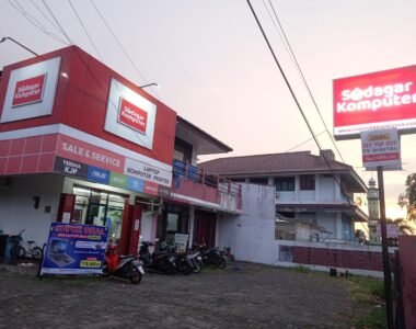 Toko Laptop BKT Banjir Kanal Timur