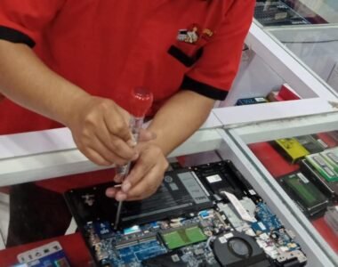 service laptop pramuka sari